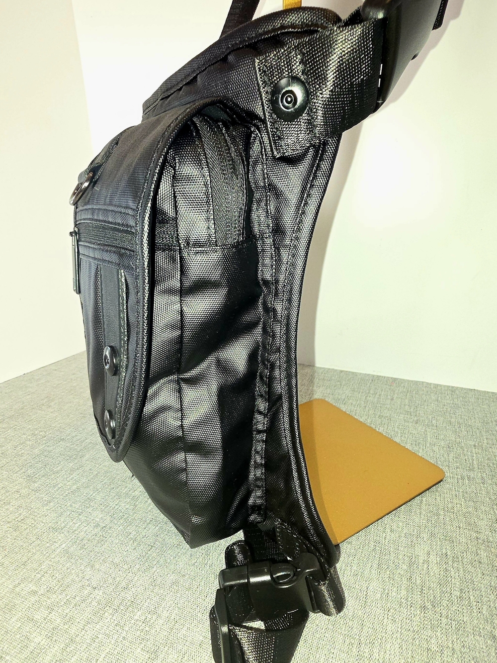 Black Technical Waist And Thigh Bag - Durable Everyday Carry - Picture 7 of 12